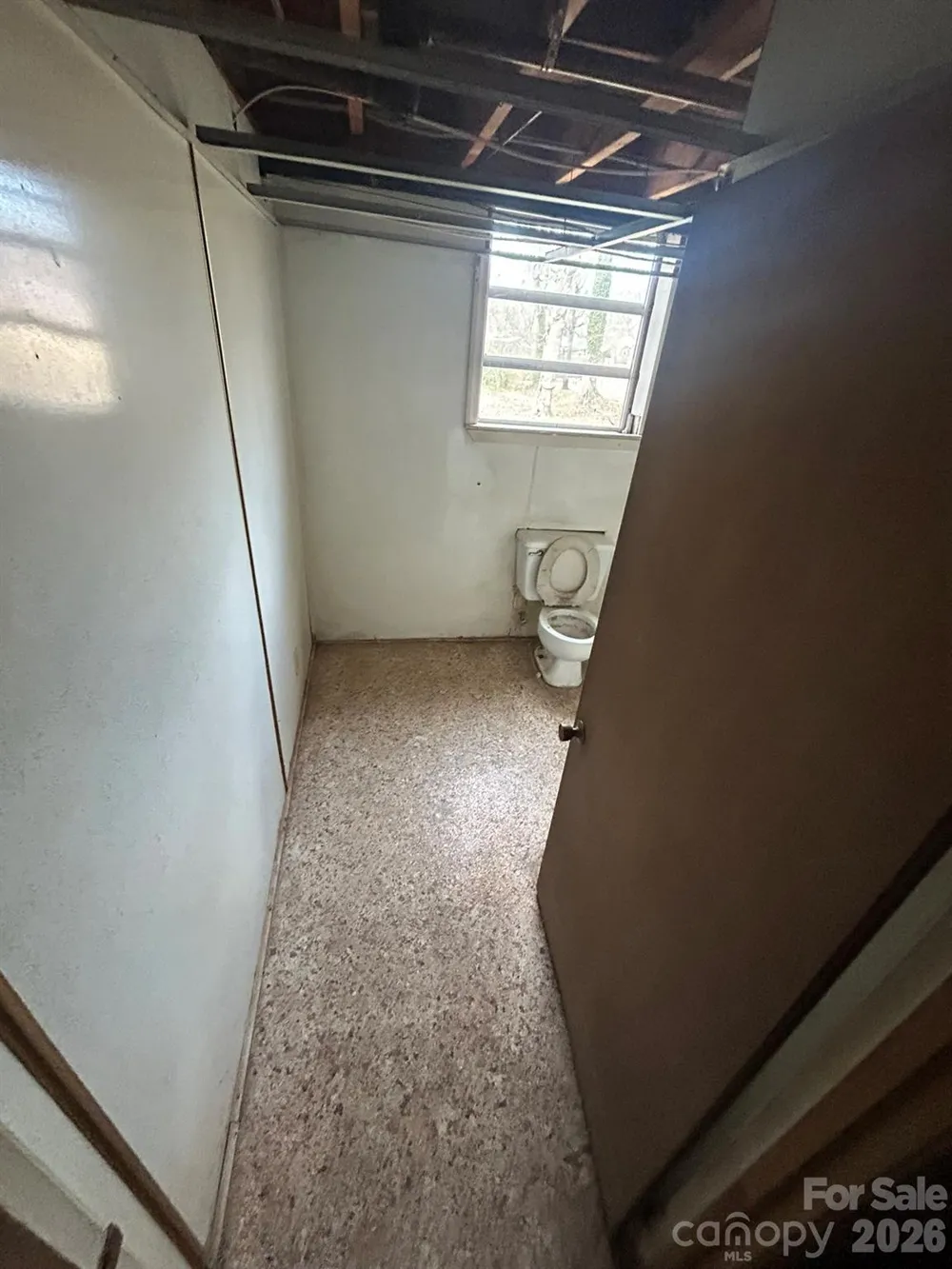 626 Willowbrook Lane Winston Salem, NC 27104
