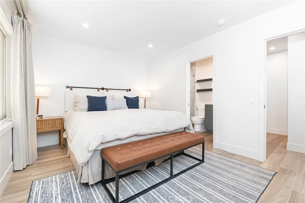 117 35th Newport Beach, CA 92663