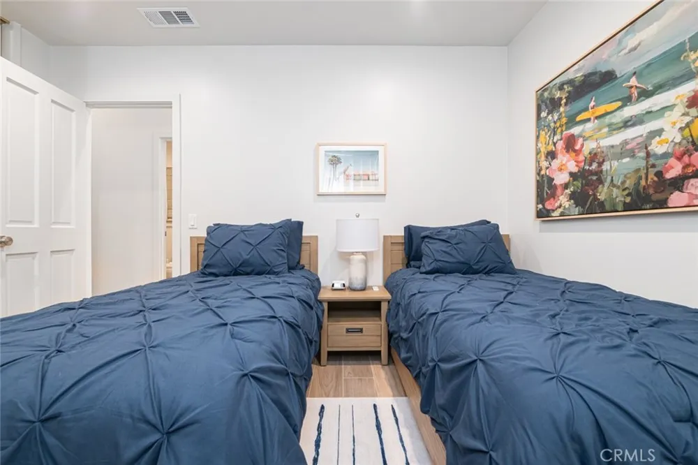 117 35th Newport Beach, CA 92663