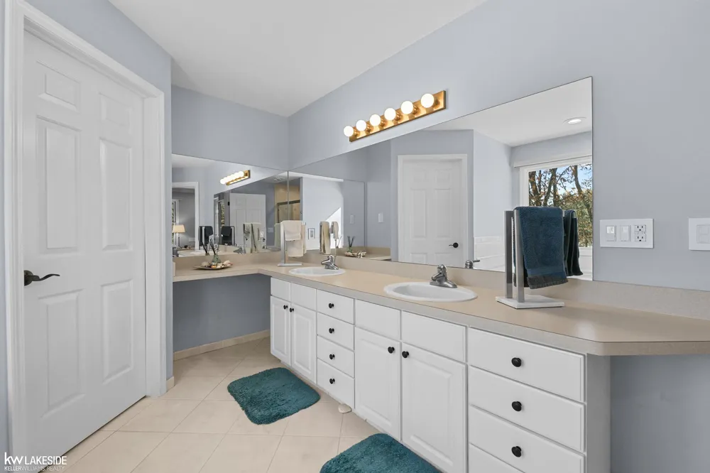 1440 Woodbridge Lane Wixom City, MI 48393