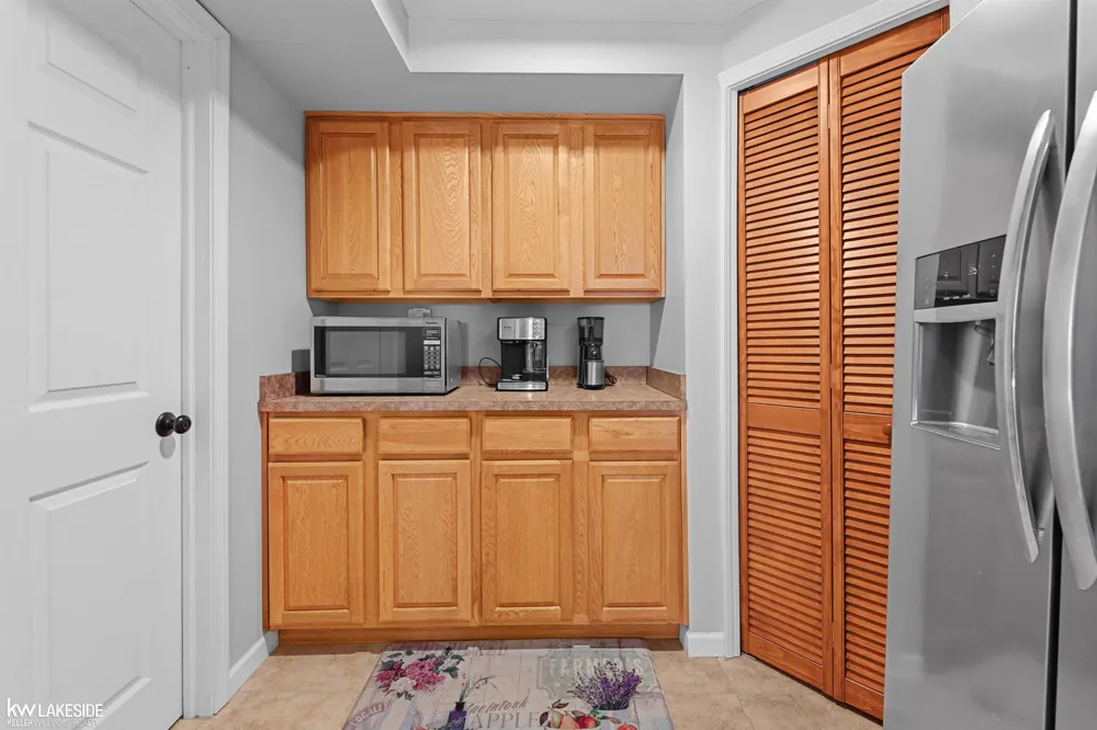 1440 Woodbridge Lane Wixom City, MI 48393