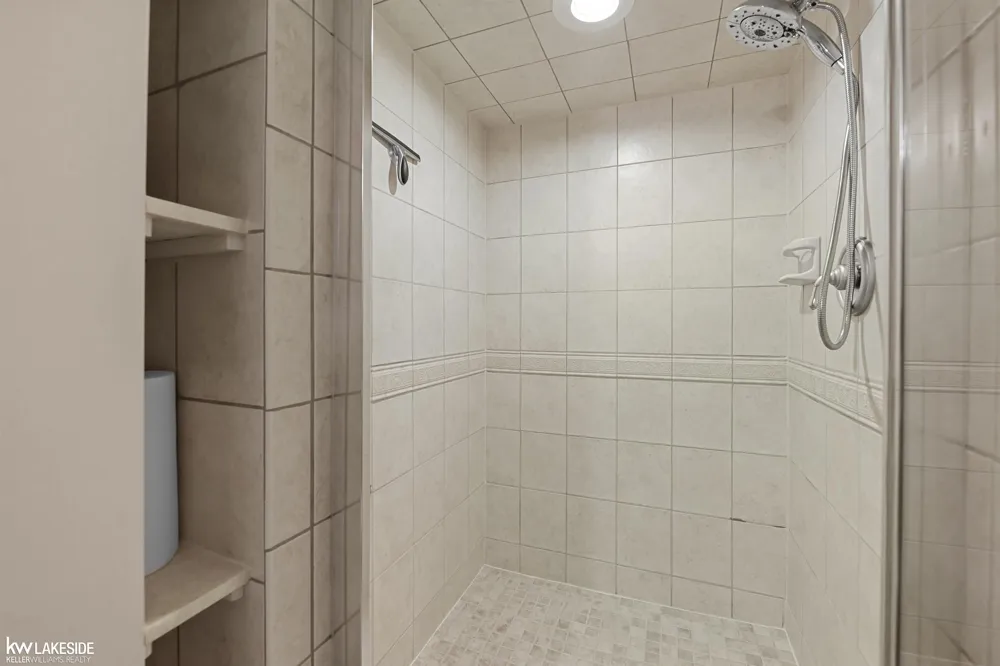 1440 Woodbridge Lane Wixom City, MI 48393