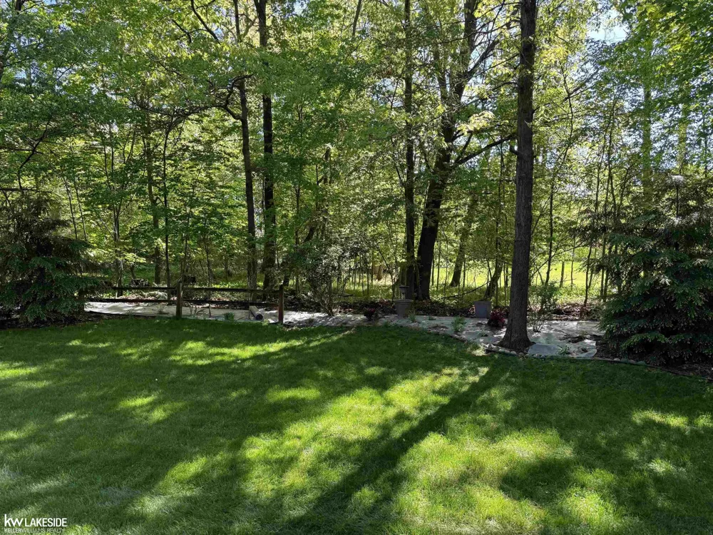 1440 Woodbridge Lane Wixom City, MI 48393