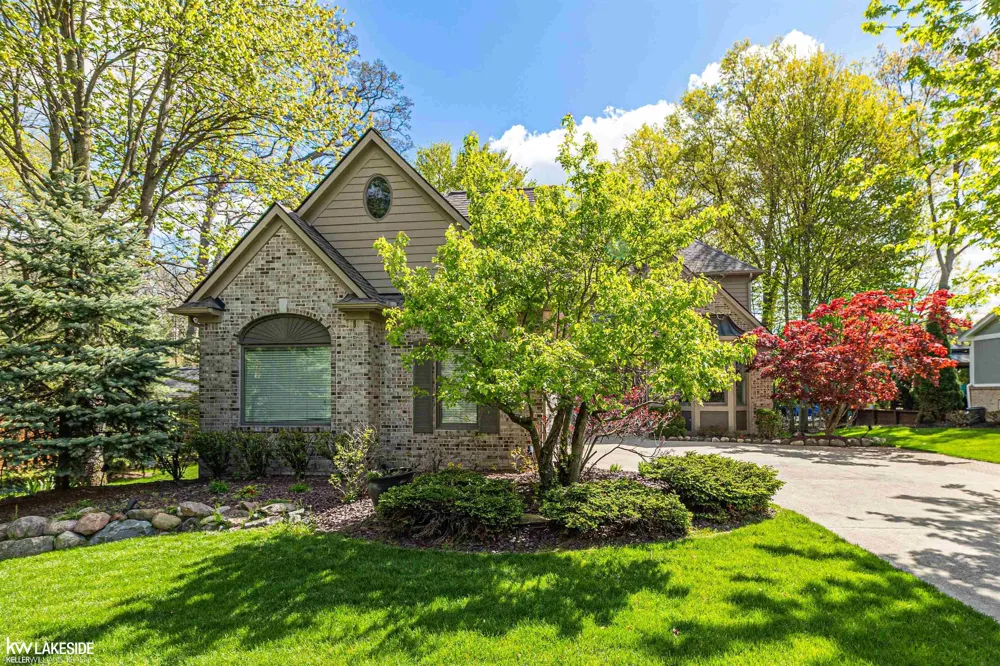 1440 Woodbridge Lane Wixom City, MI 48393