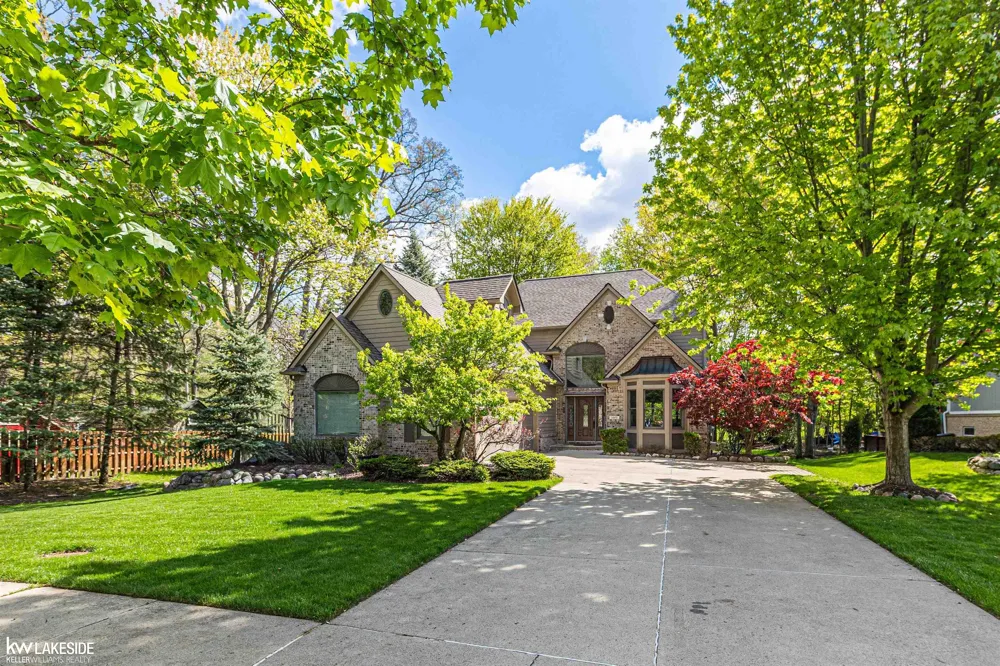 1440 Woodbridge Lane Wixom City, MI 48393