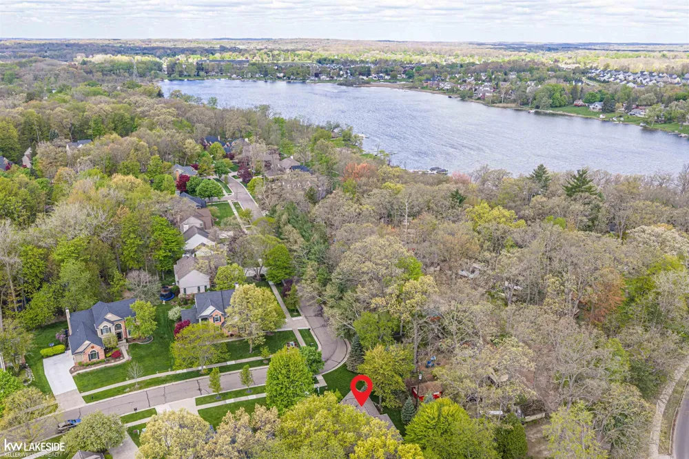 1440 Woodbridge Lane Wixom City, MI 48393