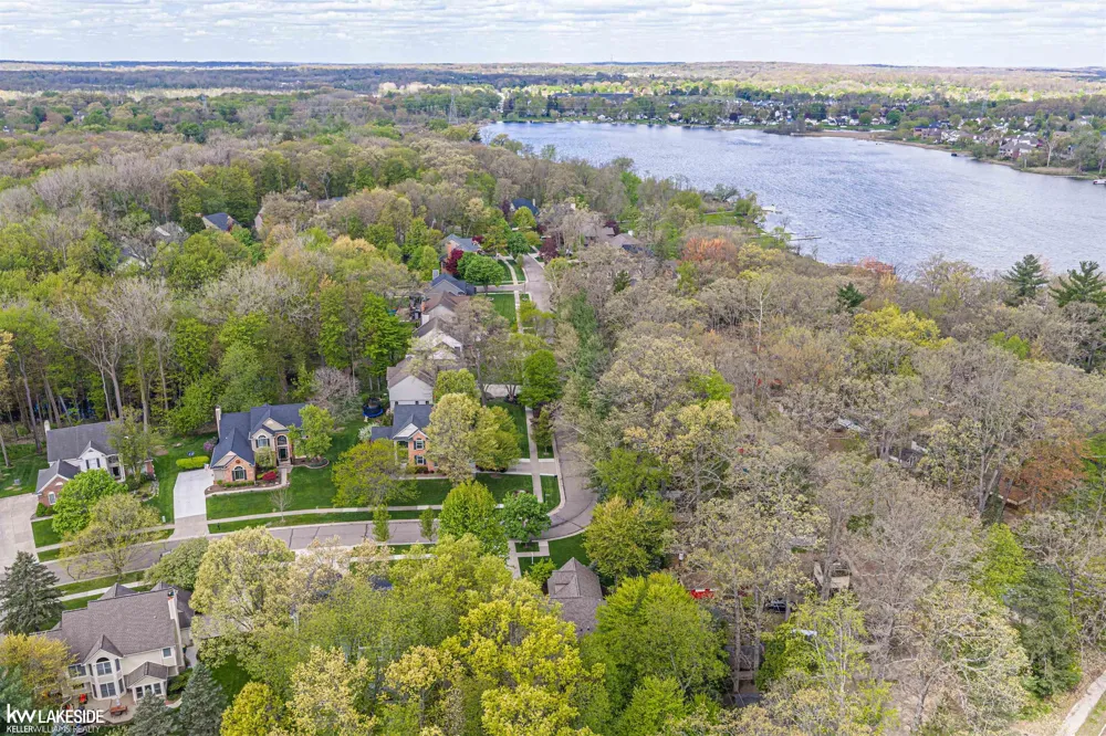 1440 Woodbridge Lane Wixom City, MI 48393