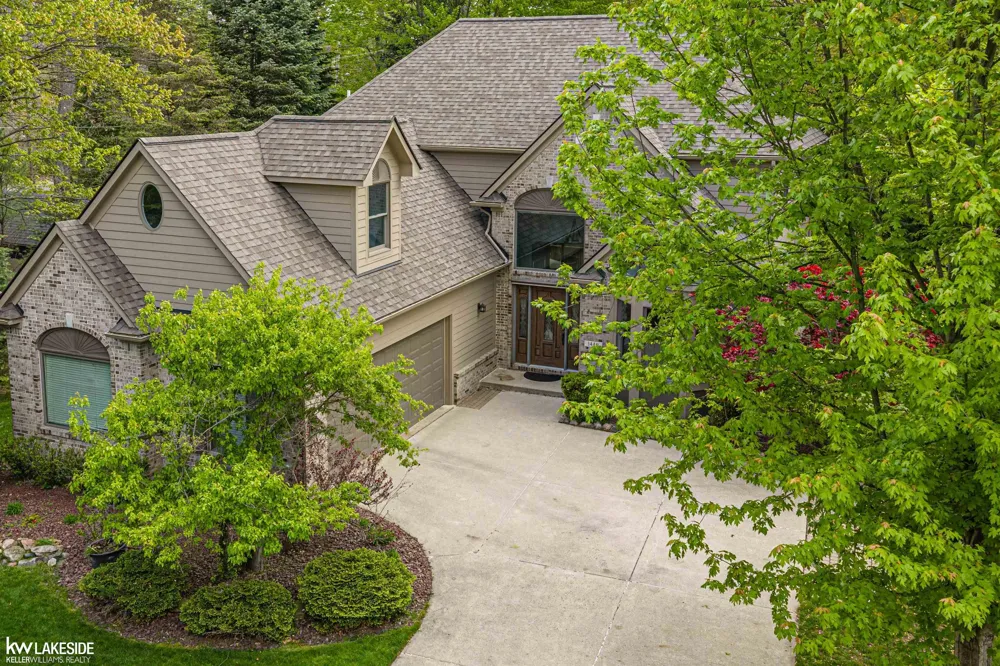 1440 Woodbridge Lane Wixom City, MI 48393
