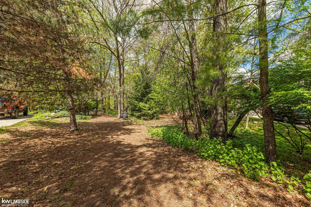 1440 Woodbridge Lane Wixom City, MI 48393