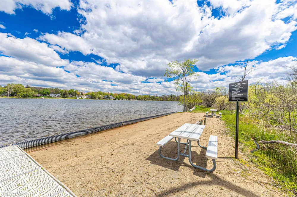 1440 Woodbridge Lane Wixom City, MI 48393