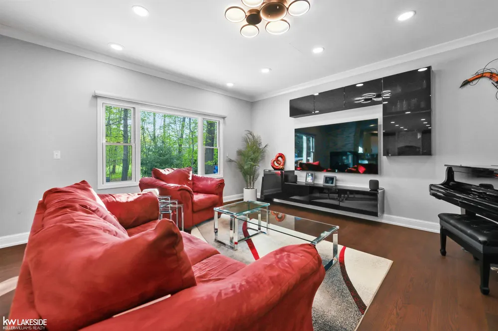 1440 Woodbridge Lane Wixom City, MI 48393