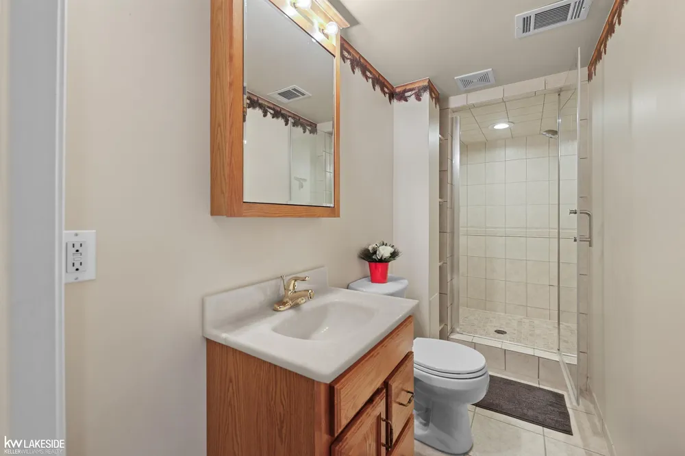 1440 Woodbridge Lane Wixom City, MI 48393