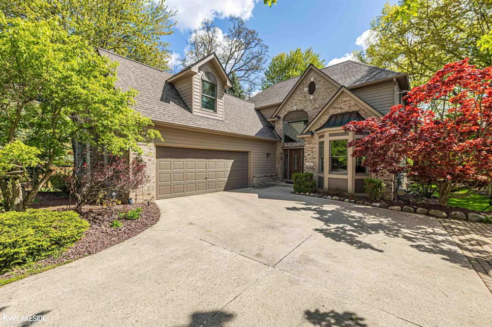 1440 Woodbridge Lane Wixom City, MI 48393