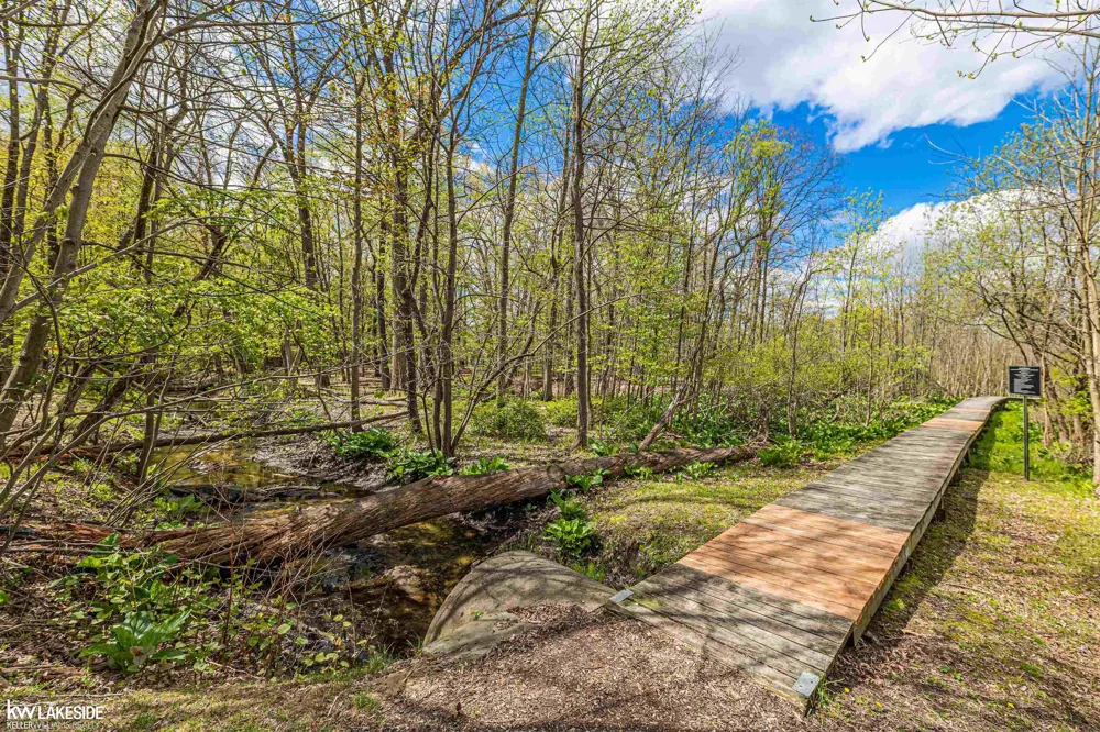 1440 Woodbridge Lane Wixom City, MI 48393