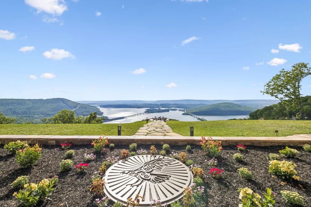 1109 Birds Eye Way Guild, TN 37340