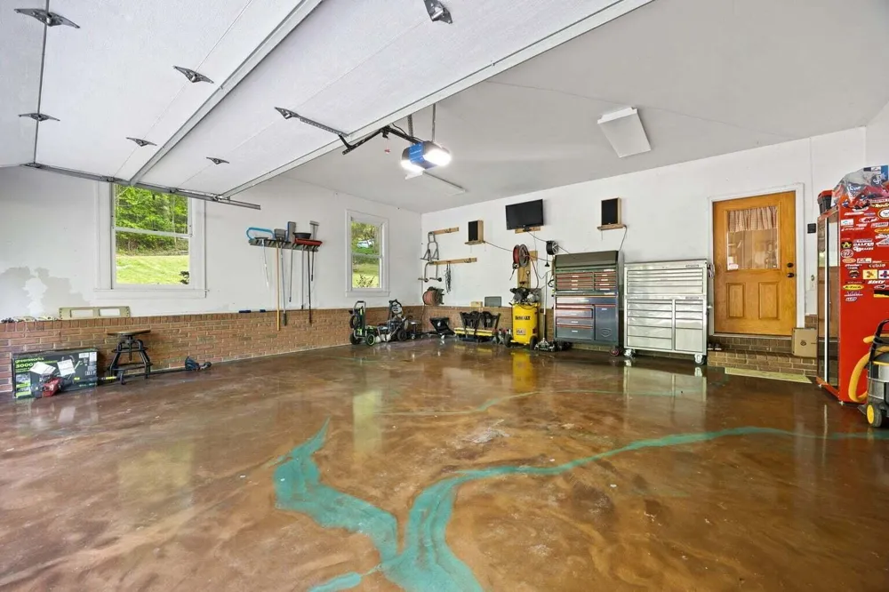 114 Hidden Brook Drive Sweetwater, TN 37874
