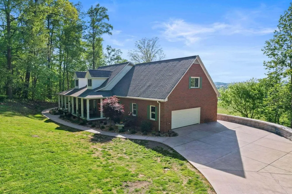 114 Hidden Brook Drive Sweetwater, TN 37874