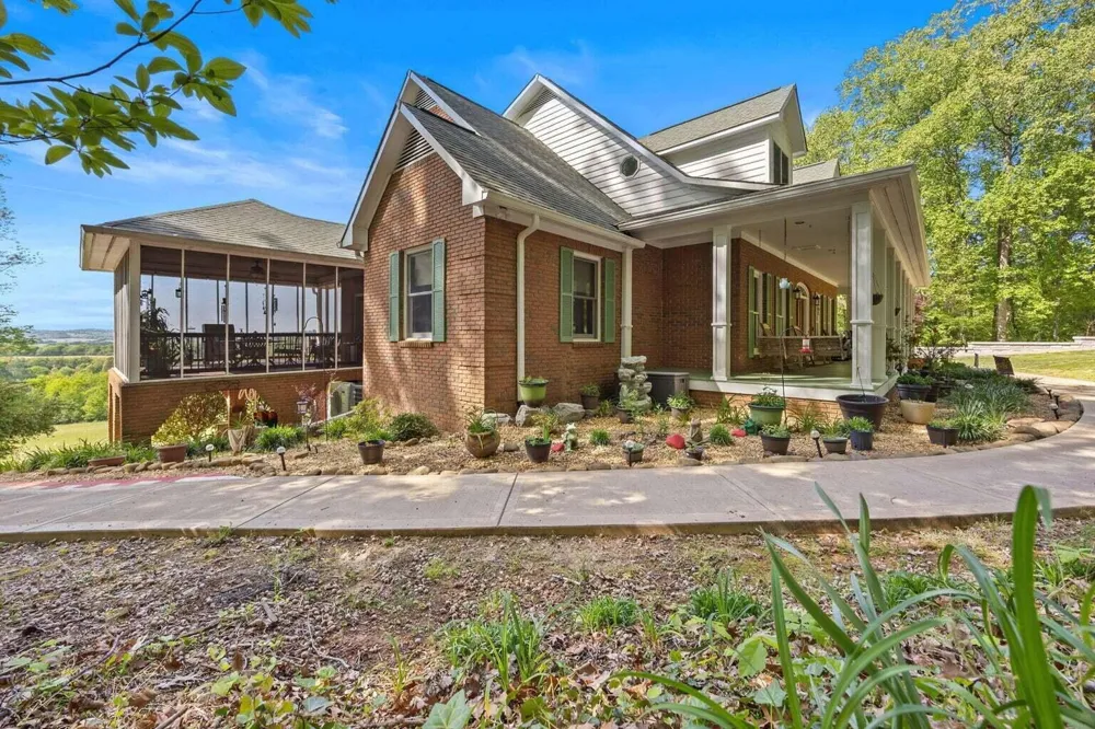 114 Hidden Brook Drive Sweetwater, TN 37874