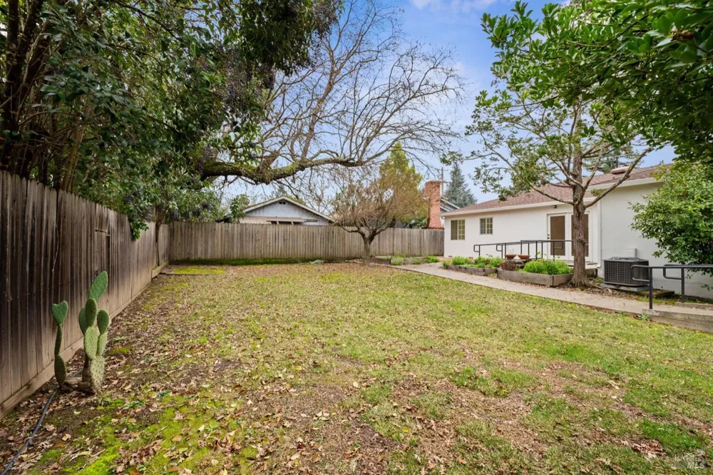 1726 Crinella Drive St. Helena, CA 94574