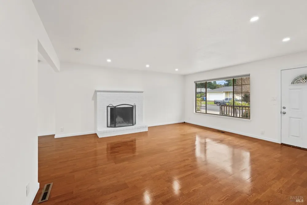 1726 Crinella Drive St. Helena, CA 94574