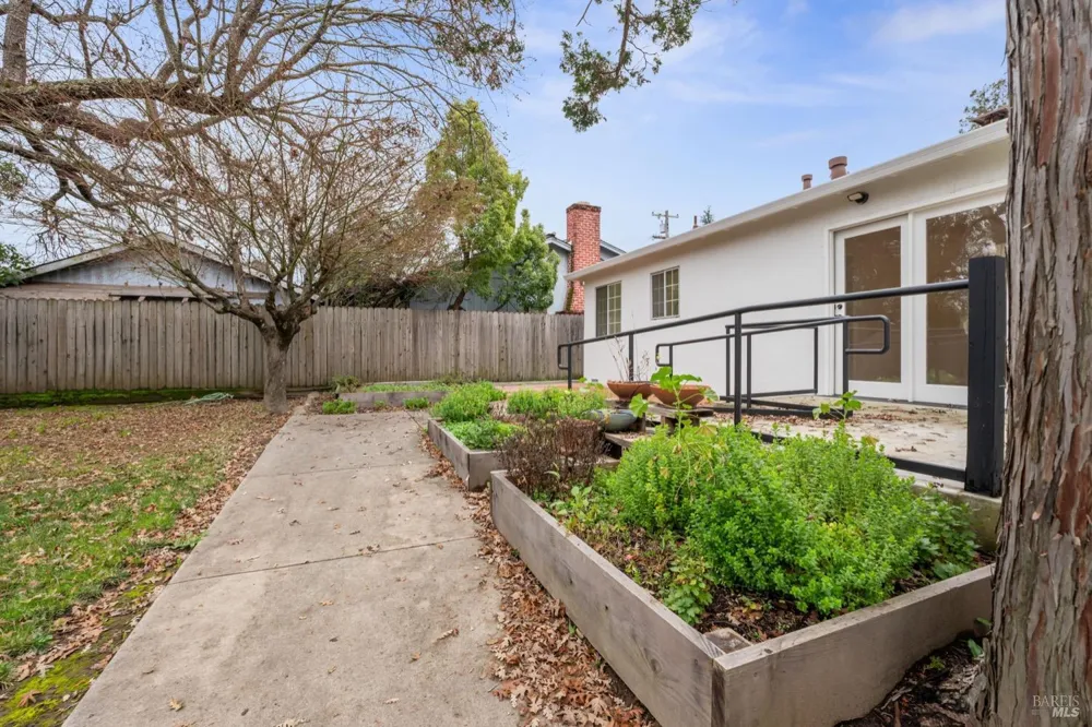 1726 Crinella Drive St. Helena, CA 94574