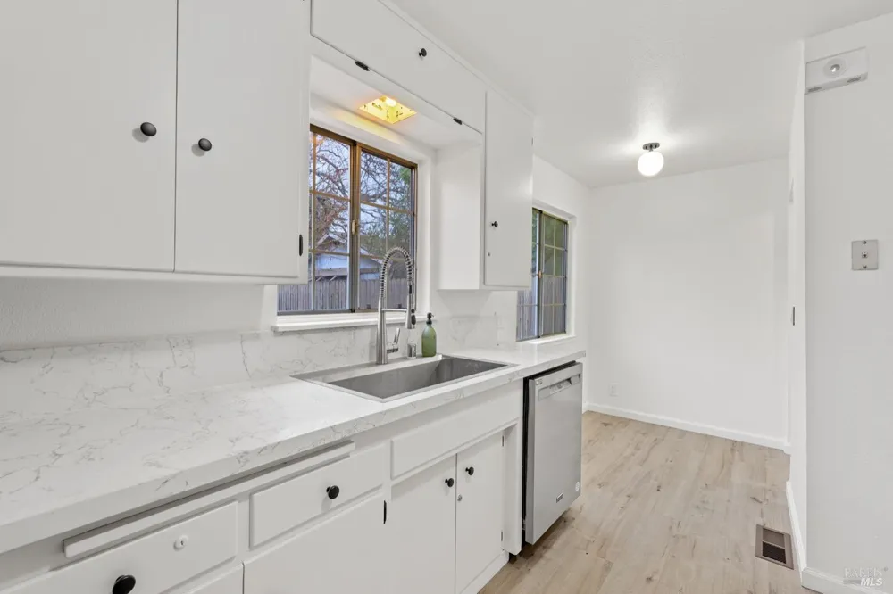 1726 Crinella Drive St. Helena, CA 94574