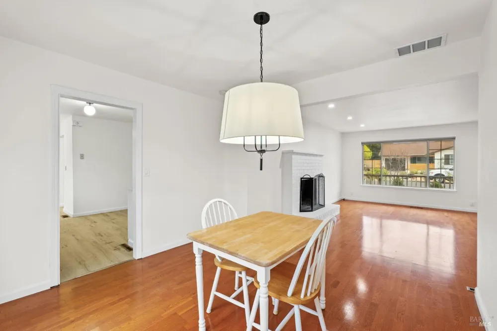 1726 Crinella Drive St. Helena, CA 94574