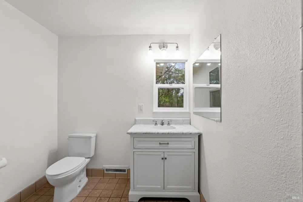 1726 Crinella Drive St. Helena, CA 94574