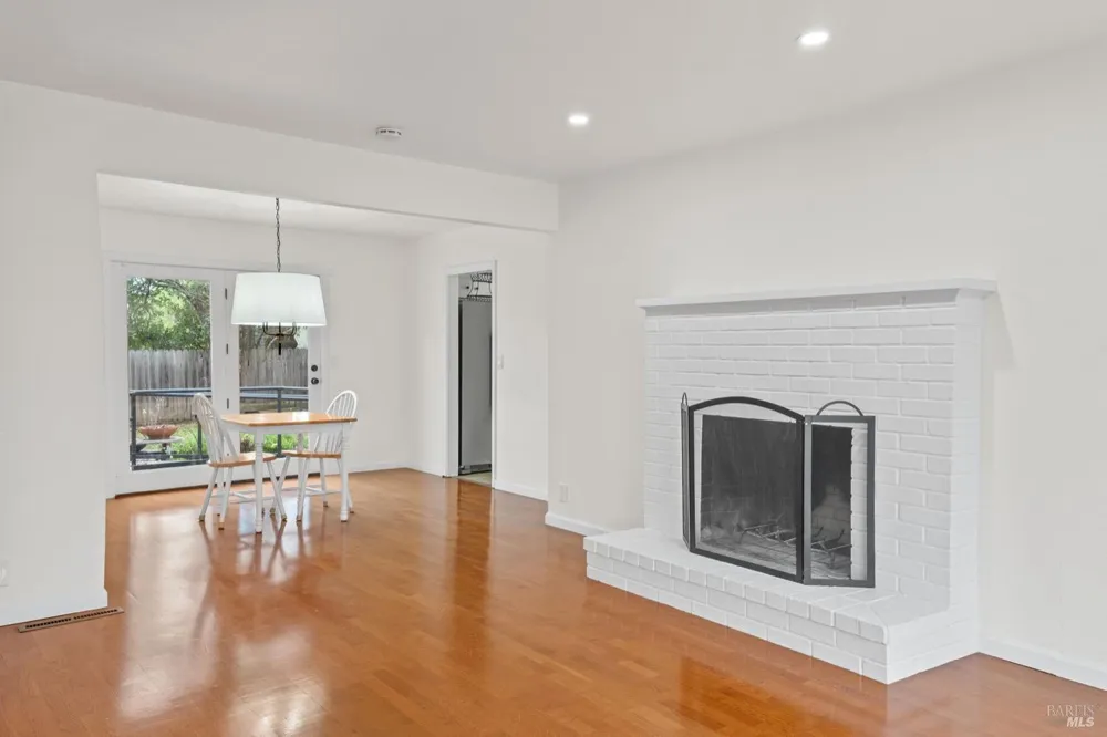 1726 Crinella Drive St. Helena, CA 94574