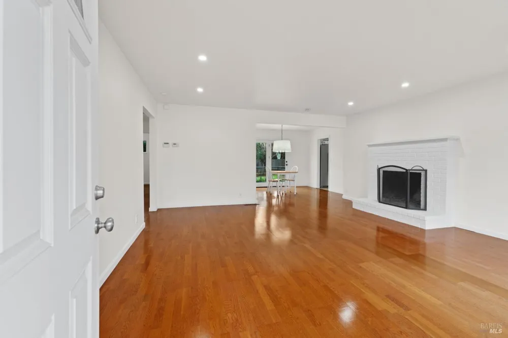 1726 Crinella Drive St. Helena, CA 94574