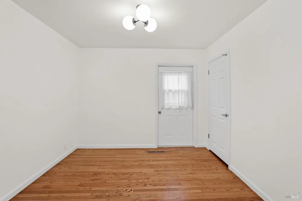 1726 Crinella Drive St. Helena, CA 94574