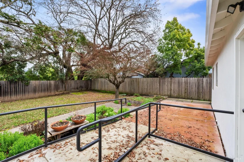 1726 Crinella Drive St. Helena, CA 94574