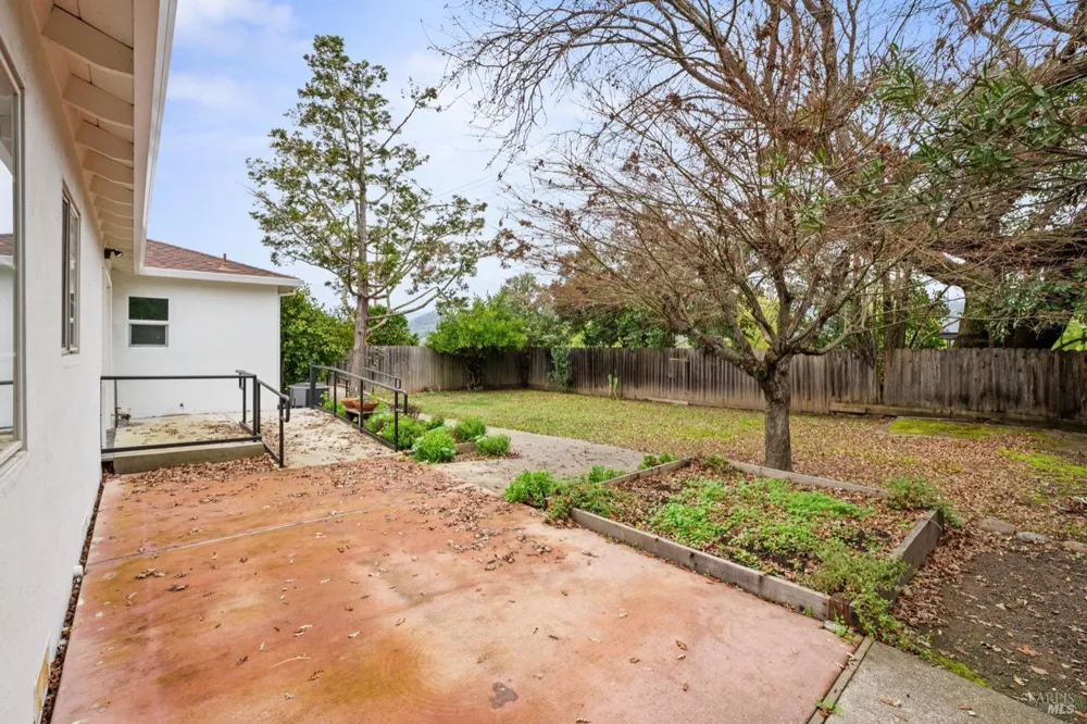 1726 Crinella Drive St. Helena, CA 94574