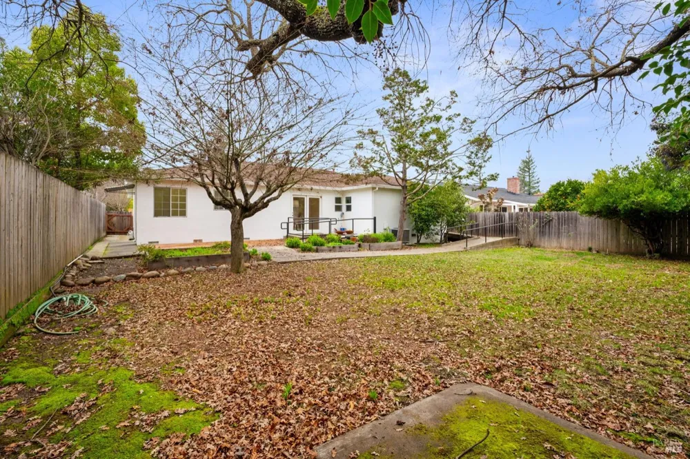 1726 Crinella Drive St. Helena, CA 94574