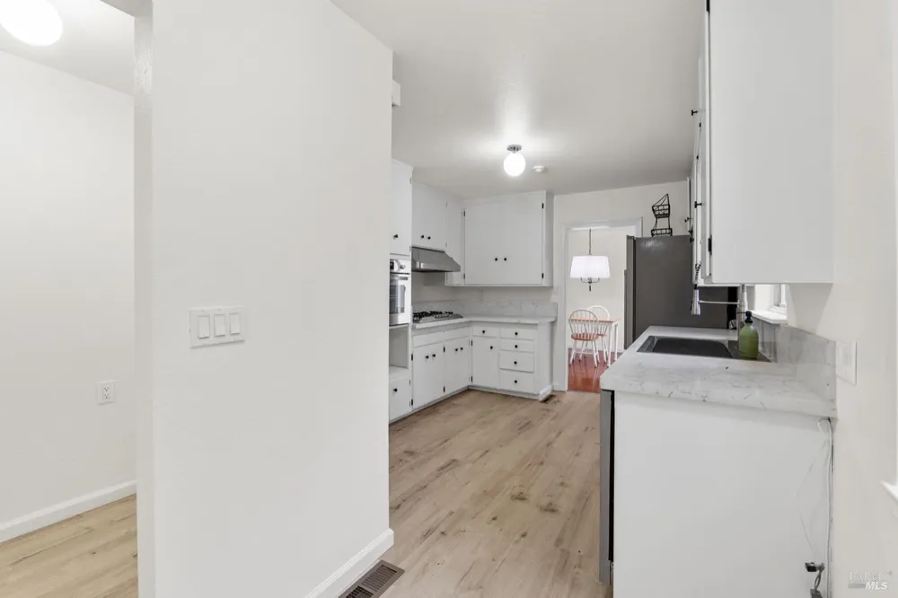 1726 Crinella Drive St. Helena, CA 94574