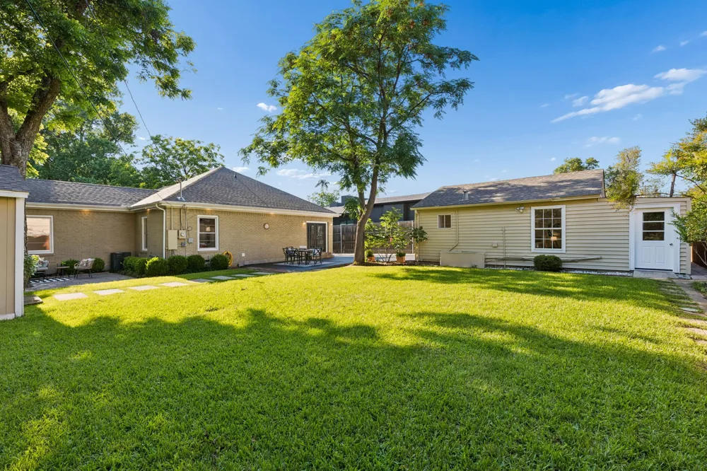 9966 Coppedge Lane Dallas, TX 75220