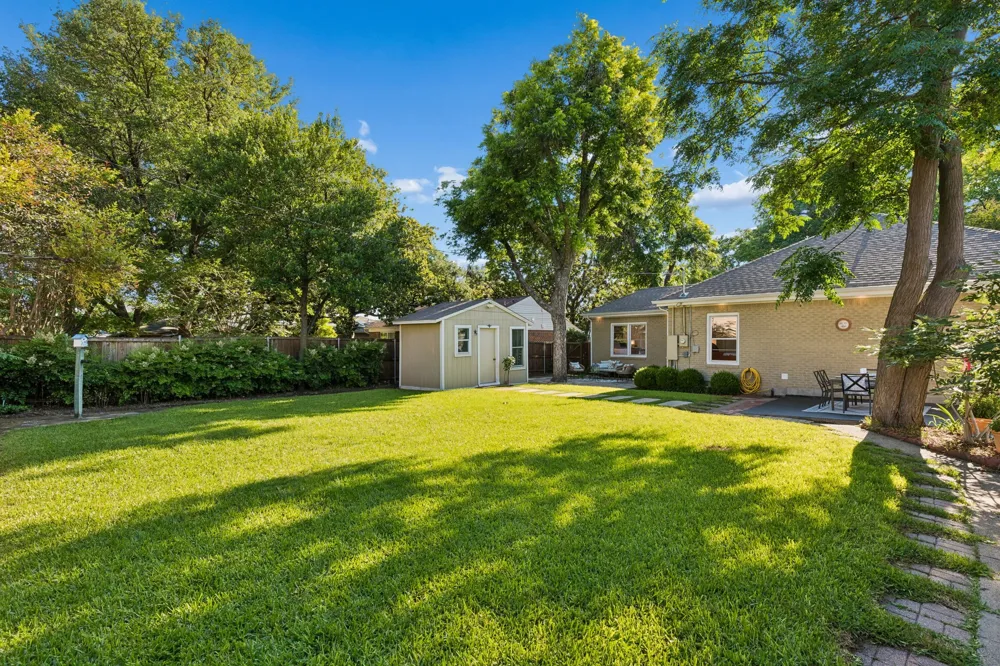 9966 Coppedge Lane Dallas, TX 75220