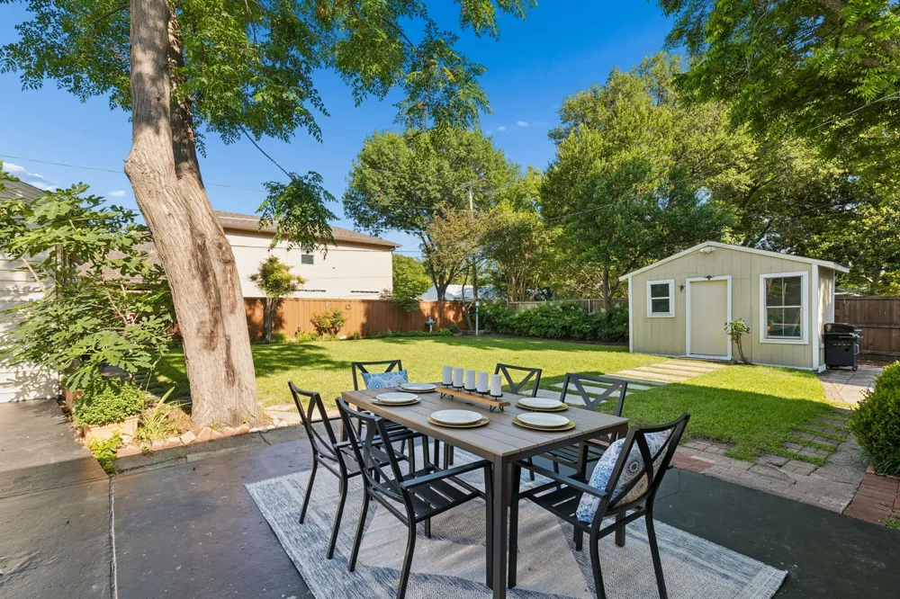 9966 Coppedge Lane Dallas, TX 75220