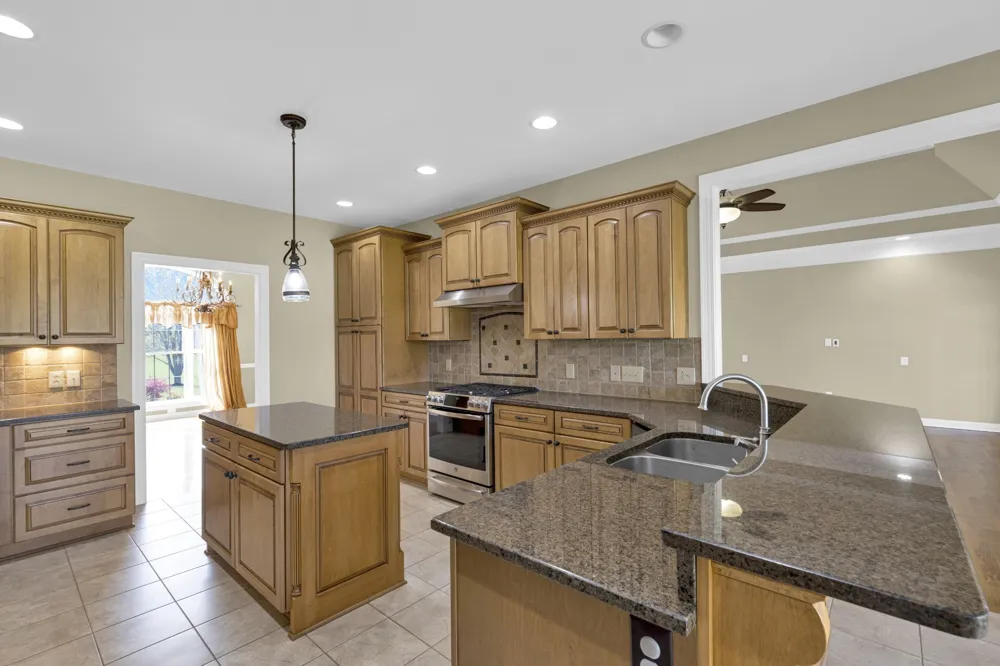 5144 Drake Rd Cedar Hill, TN 37032