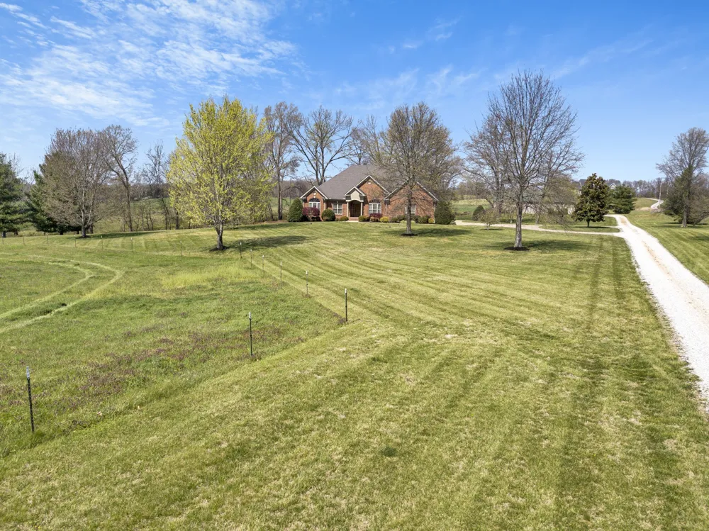5144 Drake Rd Cedar Hill, TN 37032