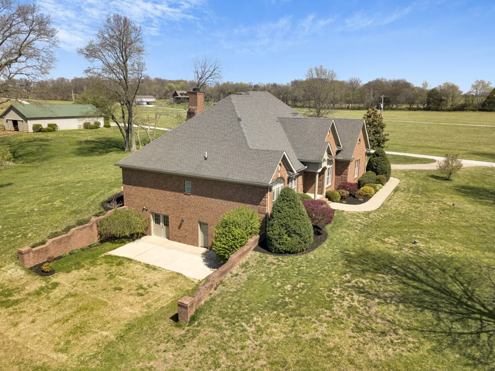 5144 Drake Rd Cedar Hill, TN 37032