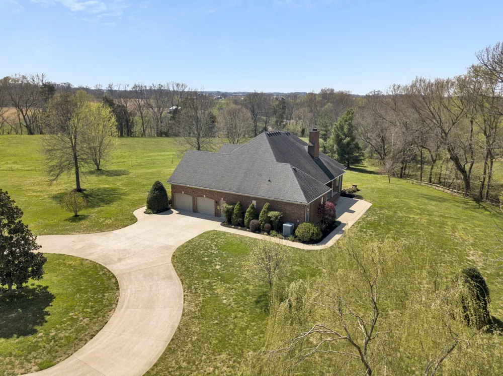 5144 Drake Rd Cedar Hill, TN 37032