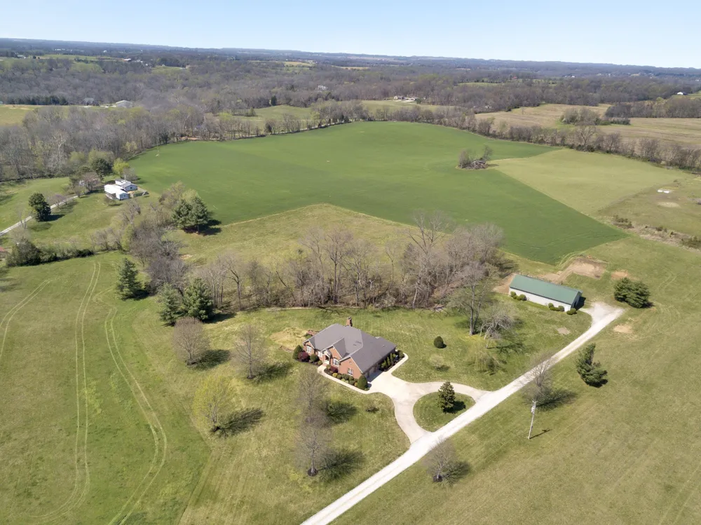 5144 Drake Rd Cedar Hill, TN 37032