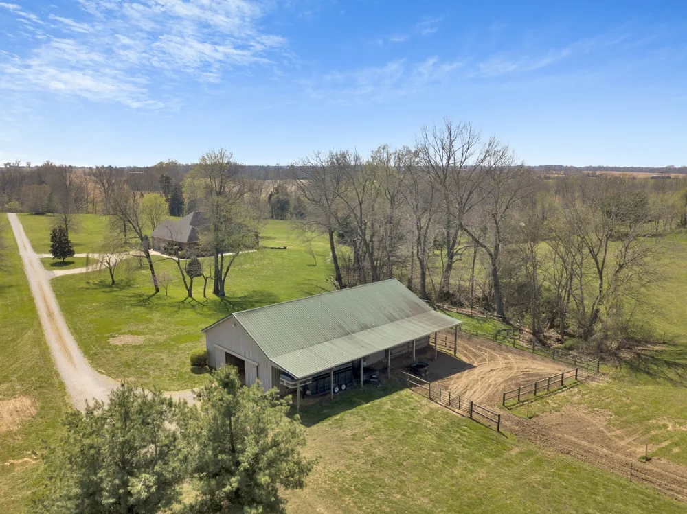 5144 Drake Rd Cedar Hill, TN 37032