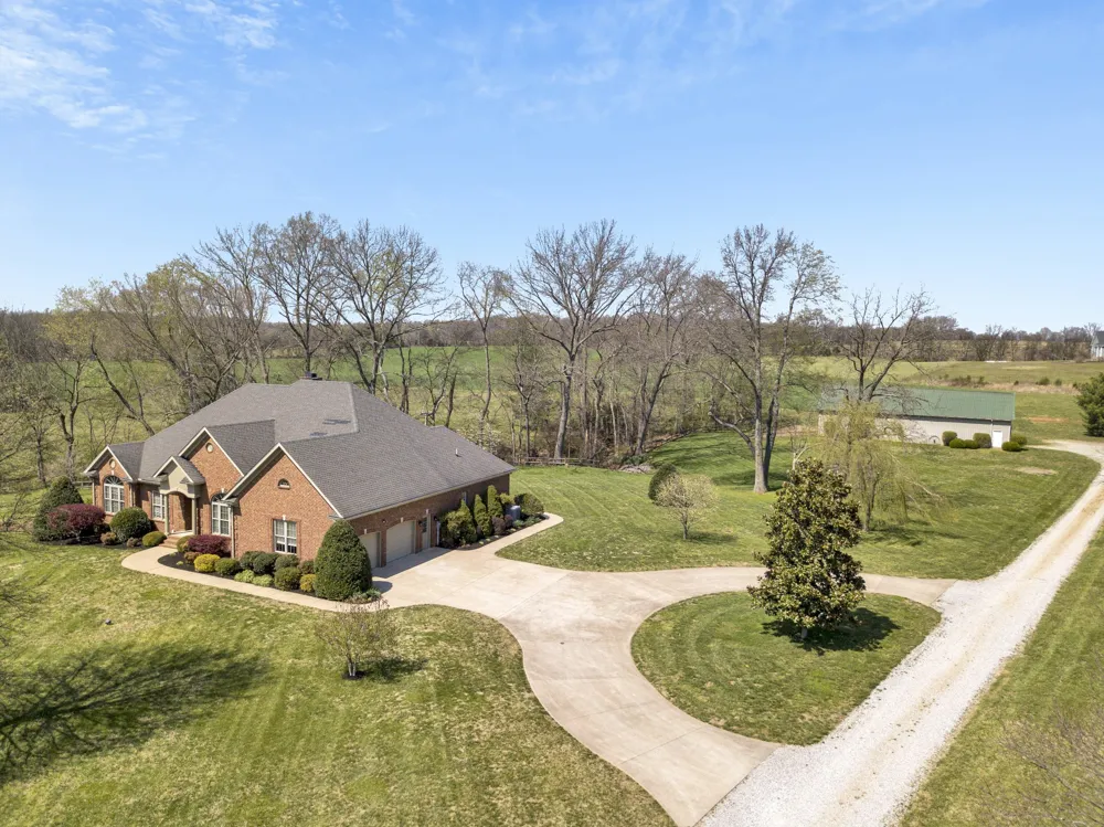 5144 Drake Rd Cedar Hill, TN 37032