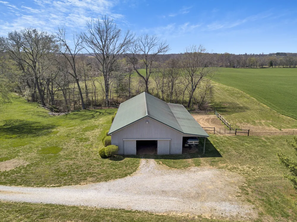 5144 Drake Rd Cedar Hill, TN 37032