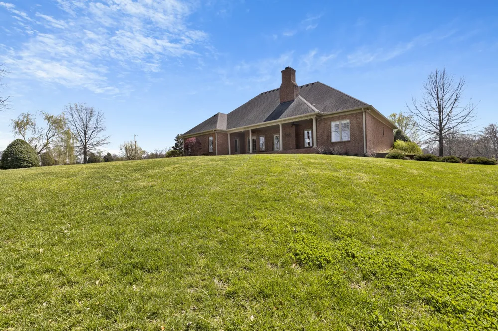 5144 Drake Rd Cedar Hill, TN 37032