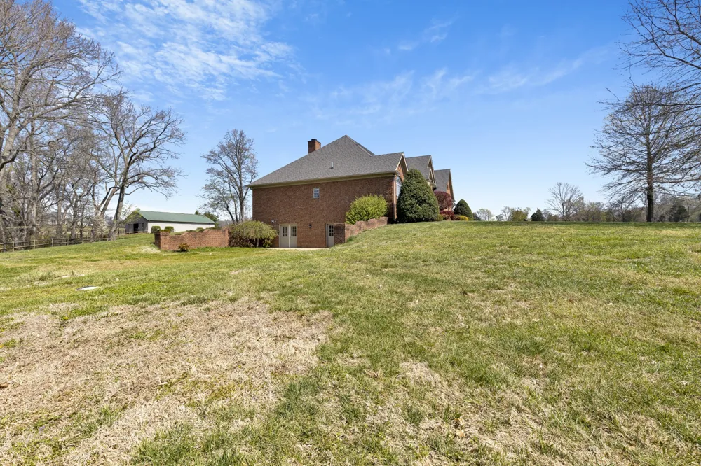 5144 Drake Rd Cedar Hill, TN 37032