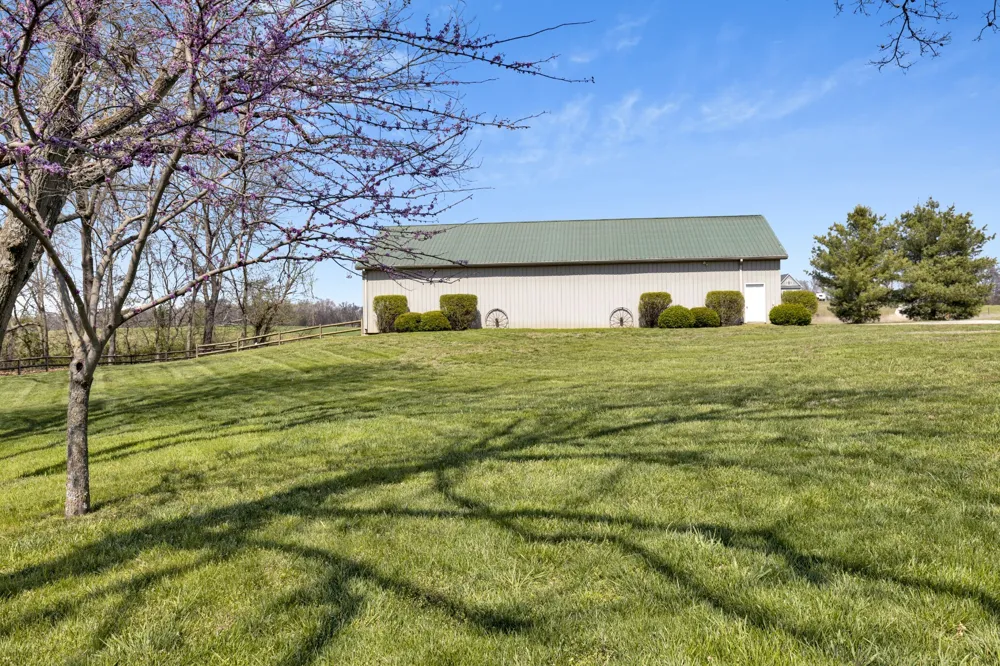 5144 Drake Rd Cedar Hill, TN 37032