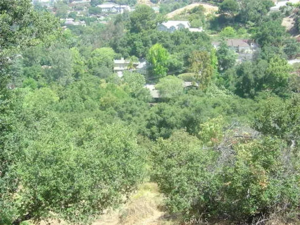 1990 Bayberry Drive Glendale, CA 91208